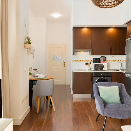 C87 - Close To Teatro Cervantes * Malaga